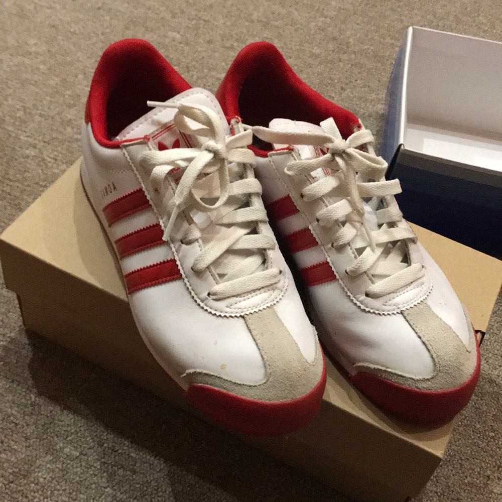 Adidas sneaker Samoa. 5.5 in boys & 7.5 women’s